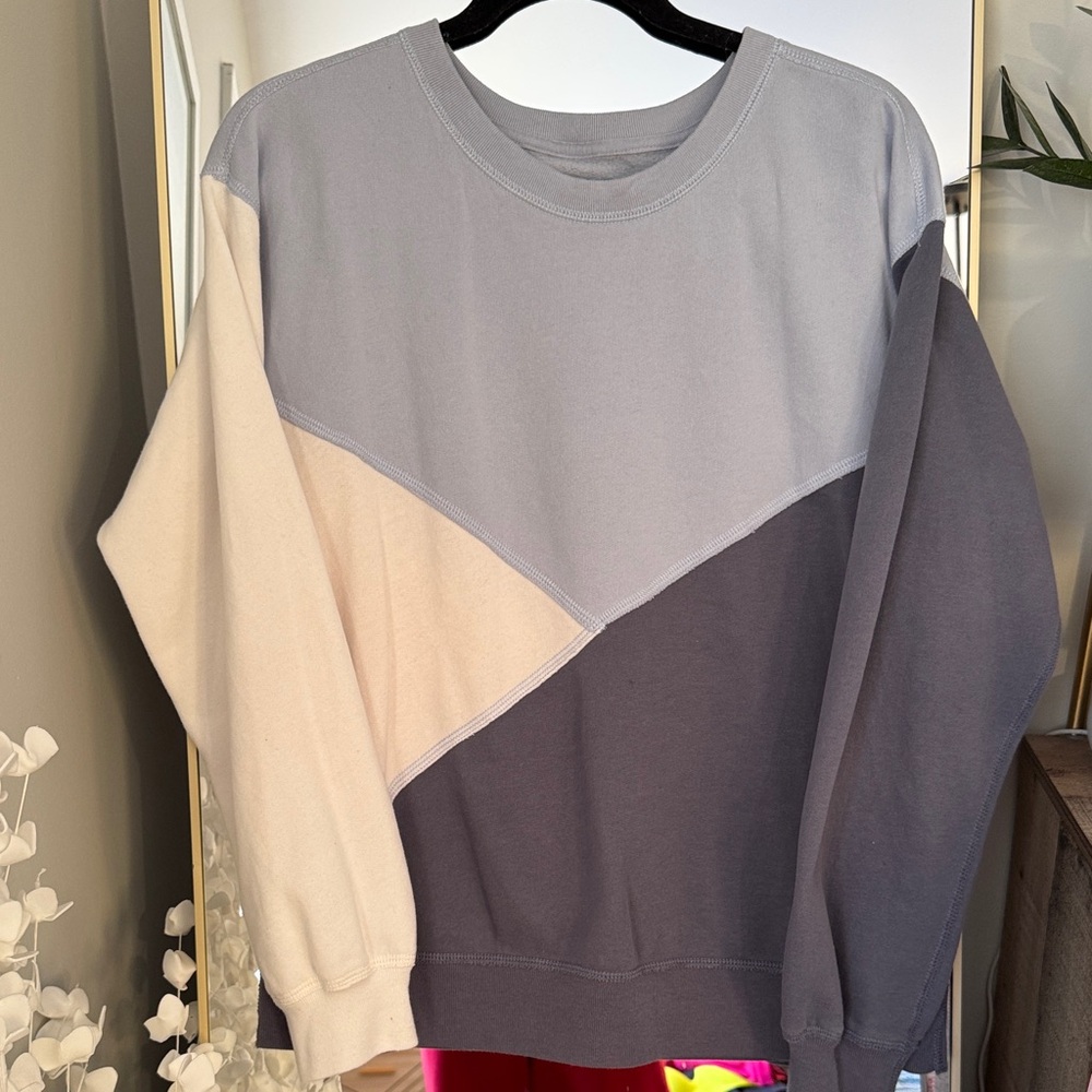 Abercrombie Soft AF Colorblock Sweatshirt